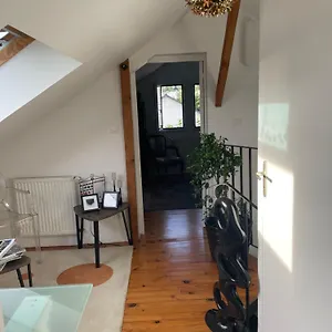 Hôtes Nichée Sous Les Toits France
