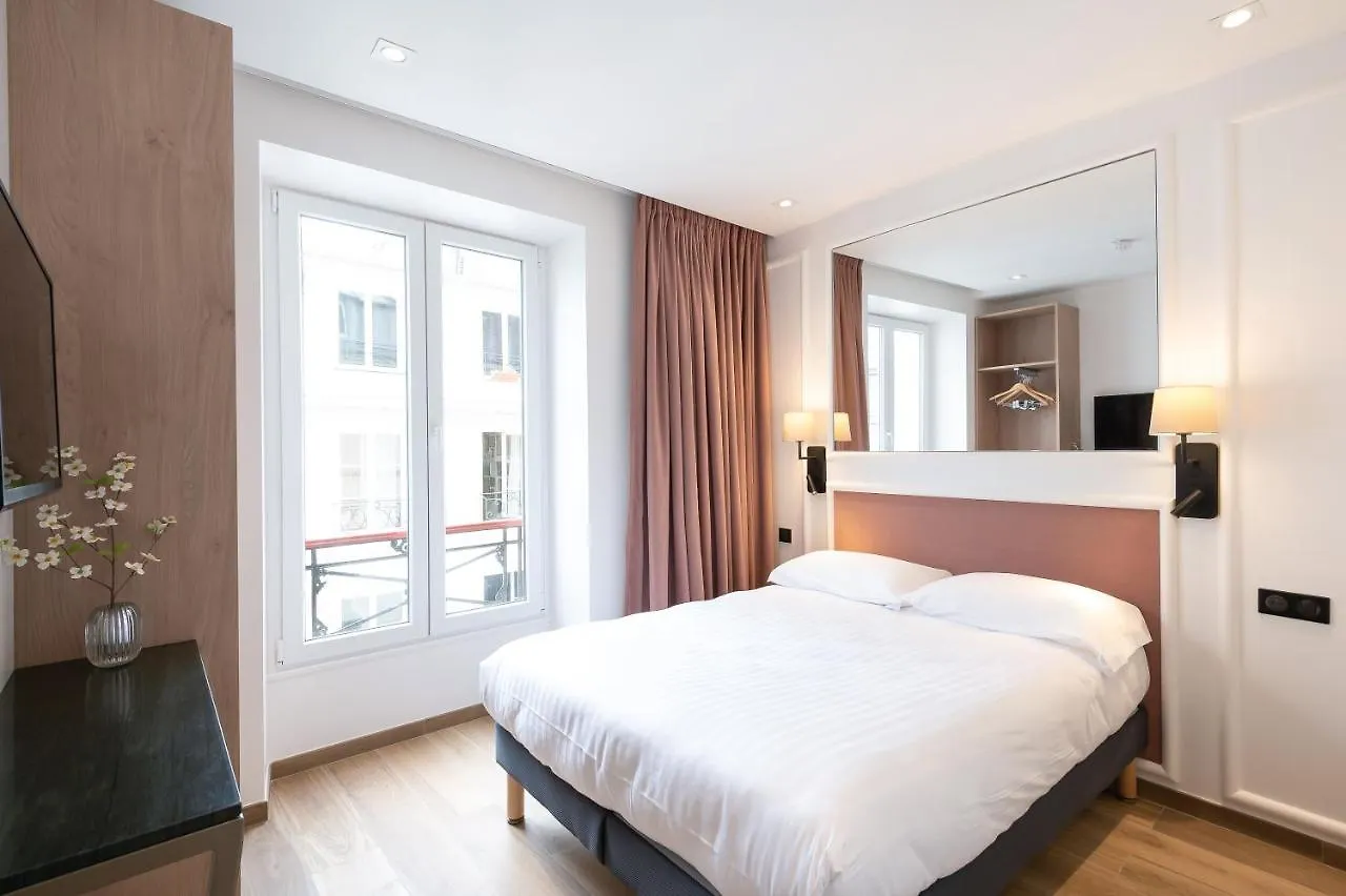 ***  Hotel Au Coeur Des Arts Et Metiers Paris France
